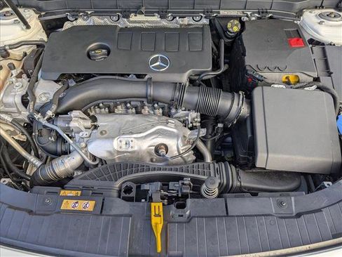 Used 2021 Mercedes-Benz GLB 250 image 25