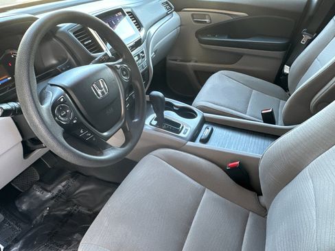 Used 2017 Honda Pilot EX image 10