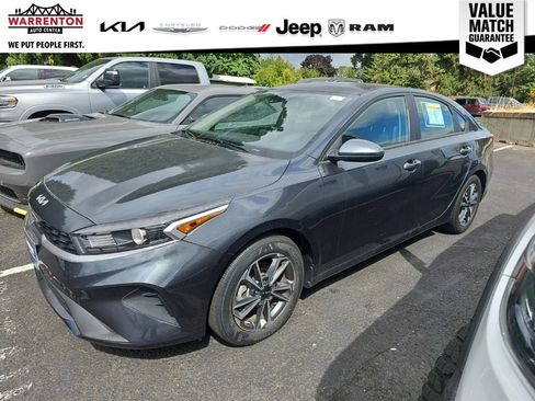 Used 2023 Kia Forte LXS FWD image 4