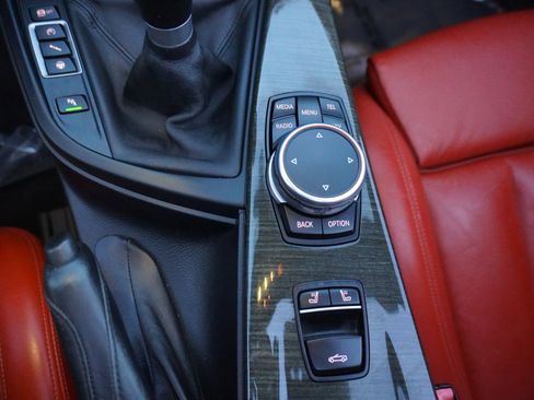 Used 2015 BMW M4 Convertible image 20