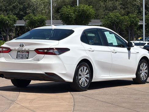 Certified 2021 Toyota Camry LE FWD image 4