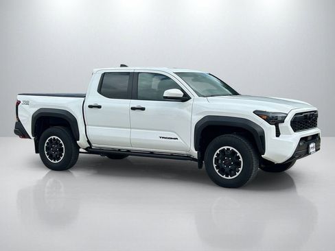 Used 2024 Toyota Tacoma TRD Off-Road AWD/4WD image 4