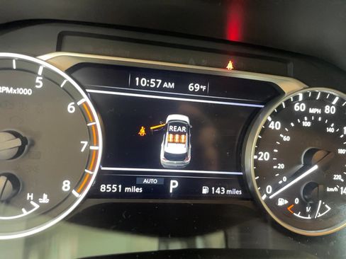 Used 2023 Nissan Rogue SV image 11