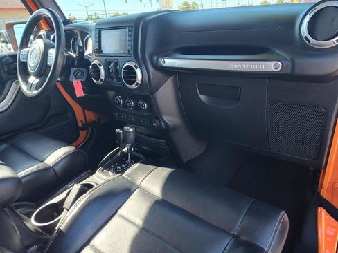 Used 2012 Jeep Wrangler Unlimited Sahara w/ Connectivity Group AWD/4WD image 44