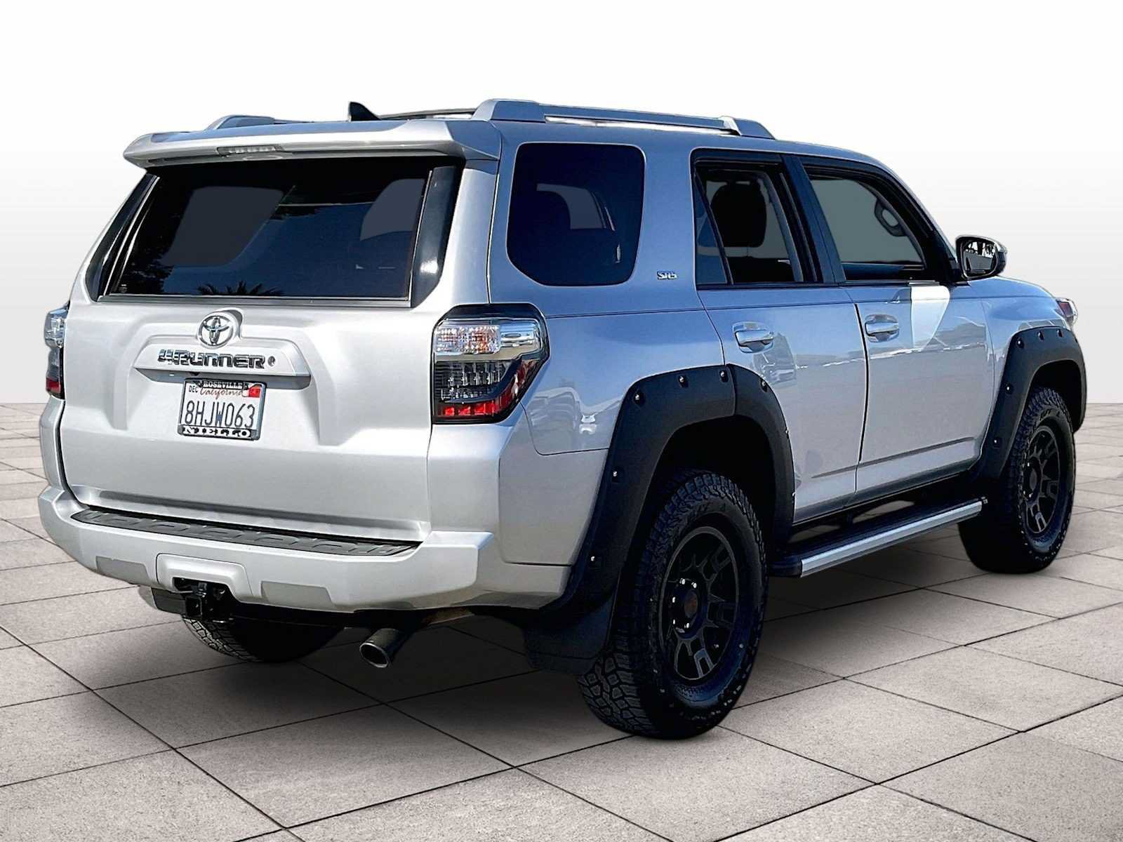 Used 2016 Toyota 4Runner SR5 AWD/4WD image 16