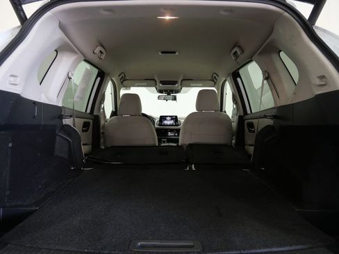 Used 2025 Nissan Rogue SV image 27