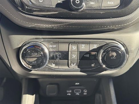 Used 2022 Chevrolet TrailBlazer ACTIV w/ Technology Package image 27