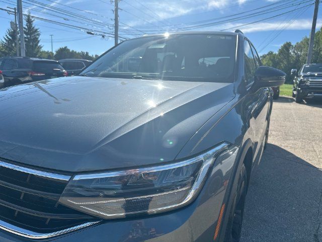 Used 2023 Volkswagen Tiguan SE R-Line AWD/4WD image 54