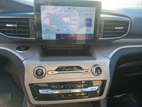 Used 2023 Ford Explorer XLT w/ Equipment Group 202A image 22