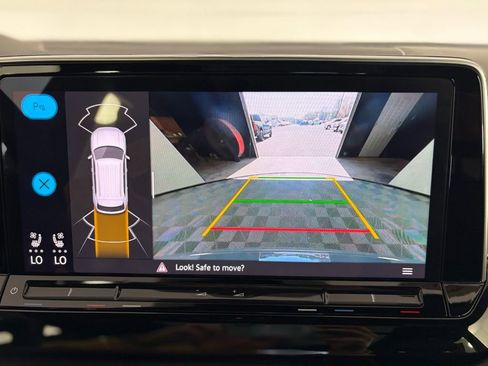 Used 2024 Volkswagen Atlas Cross Sport SE image 49