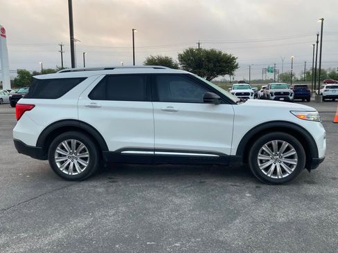 Used 2021 Ford Explorer Limited w/ Hybrid Equipment Group 310A image 4