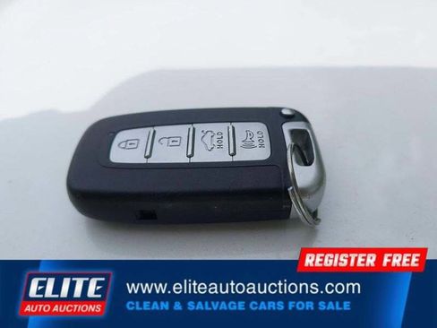 Used 2017 Kia Niro LX FWD image 21