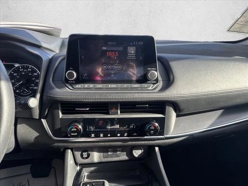 Used 2024 Nissan Rogue SV image 13