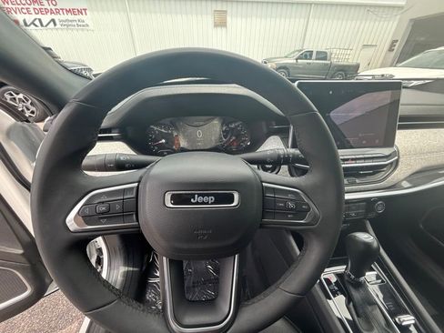 Used 2024 Jeep Compass Latitude AWD/4WD image 14