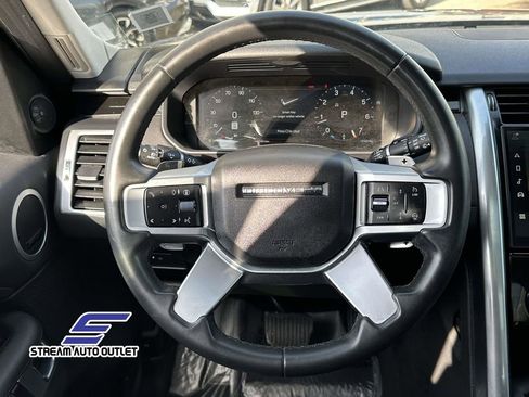 Used 2024 Land Rover Discovery S image 16