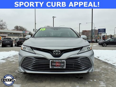 Used 2019 Toyota Camry L image 2