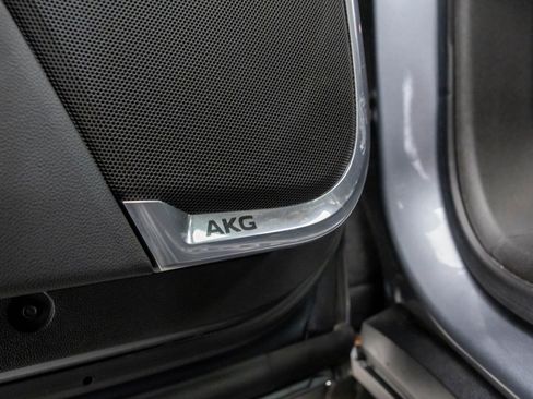 Used 2021 Cadillac Escalade Sport Platinum w/ LPO, ONYX Package image 18