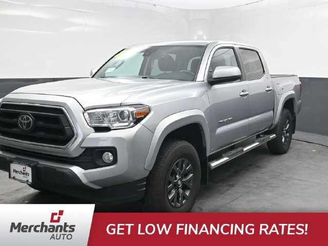Used 2022 Toyota Tacoma SR5 AWD/4WD image 2