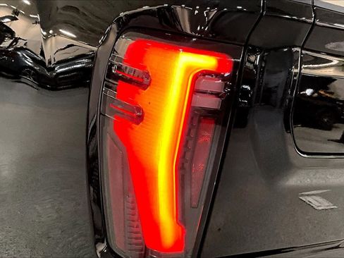 Used 2025 GMC Sierra 2500 AT4 w/ AT4 Premium Plus Package image 30