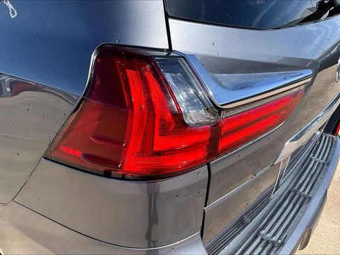 Used 2019 Lexus LX 570 4WD w/ Luxury Package image 26