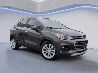 Used 2017 Chevrolet Trax Premier w/ Driver Confidence II Package video 2