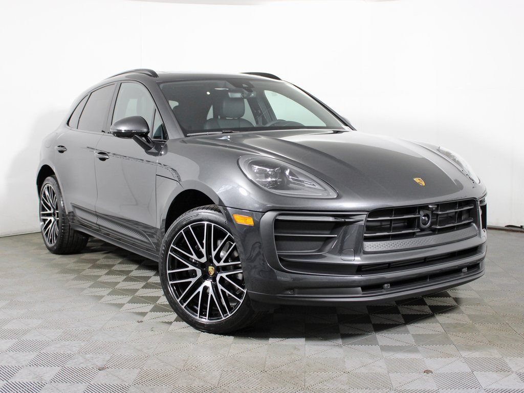 Certified 2026 Porsche Macan AWD/4WD image 9