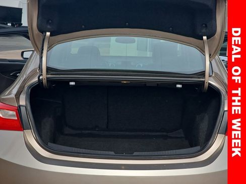 Used 2018 Chevrolet Malibu LT image 12