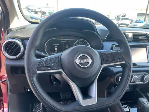 Used 2025 Nissan Versa SV image 28