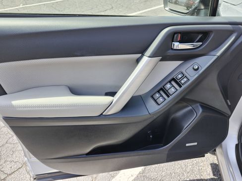 Used 2016 Subaru Forester 2.5i Touring w/ Eyesight & Navigation System AWD/4WD image 27