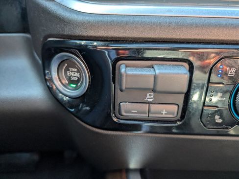 Used 2022 Chevrolet Silverado 1500 High Country w/ High Country Premium Package image 32