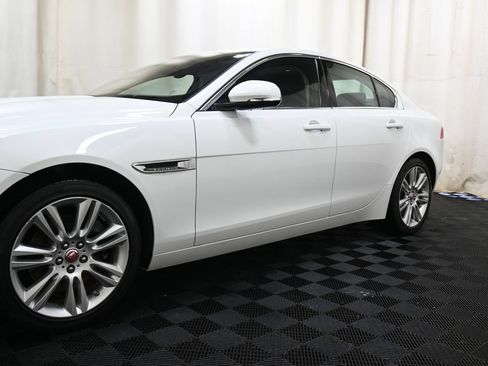 Used 2019 Jaguar XE Premium AWD/4WD image 8