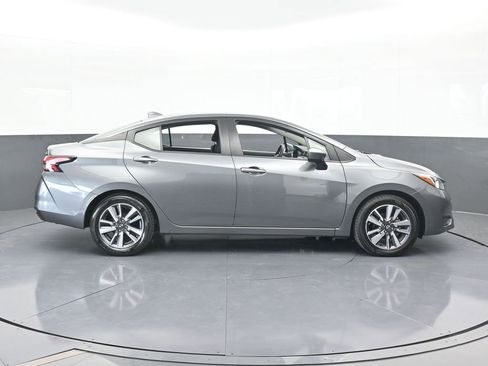 Used 2023 Nissan Versa SV image 7