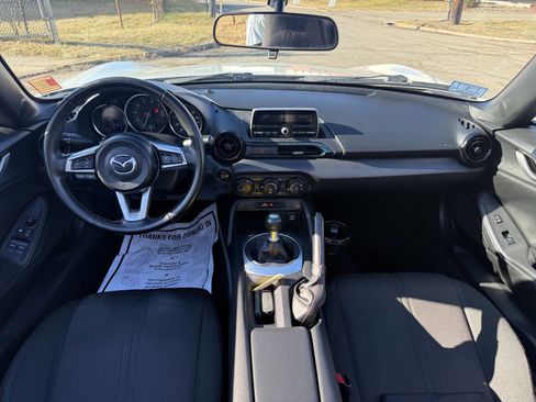 Used 2016 MAZDA MX-5 Miata Sport image 13