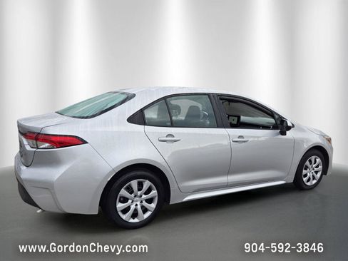 Used 2025 Toyota Corolla LE FWD image 6