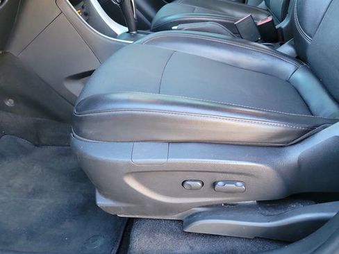 Certified 2021 Chevrolet Trax LT w/ Driver Confidence Package image 15