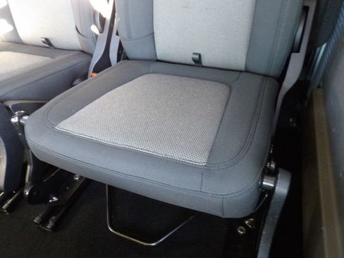 Used 2020 Ford Transit Connect XL image 30