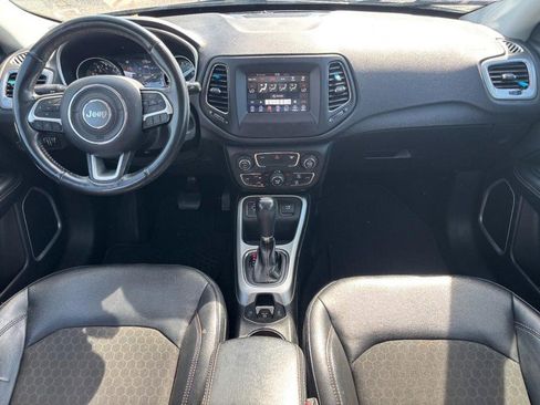 Used 2018 Jeep Compass Latitude w/ Popular Equipment Group FWD image 15