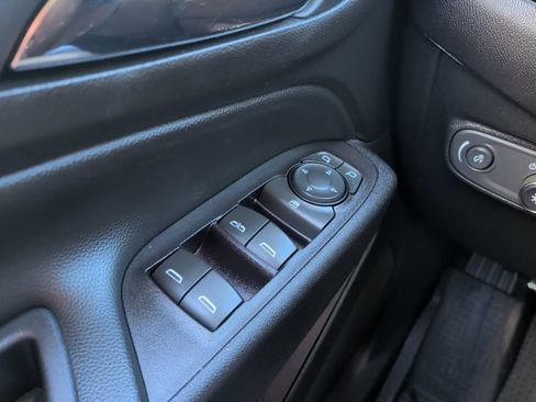 Used 2020 Chevrolet Equinox LT w/ Driver Convenience Package image 19