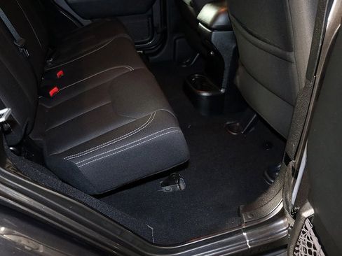 Used 2017 Jeep Wrangler Unlimited Sahara w/ Connectivity Group image 28