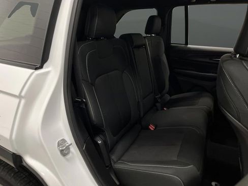 Used 2024 Jeep Grand Cherokee Laredo X w/ Luxury Tech Group I image 31