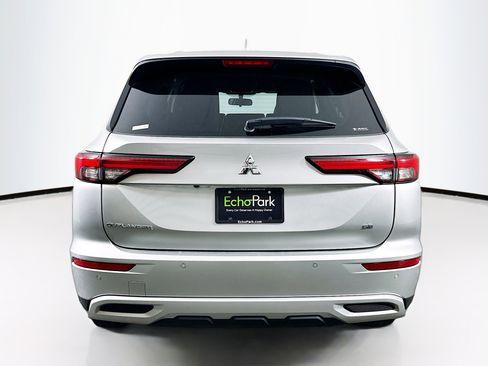 Used 2024 Mitsubishi Outlander SE AWD/4WD image 7
