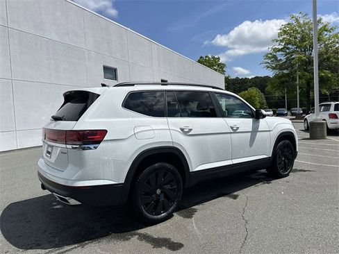 New 2025 Volkswagen Atlas SE image 5
