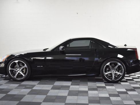 Used 2005 Cadillac XLR image 31