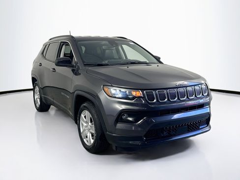 Used 2022 Jeep Compass Latitude w/ Convenience Group image 3
