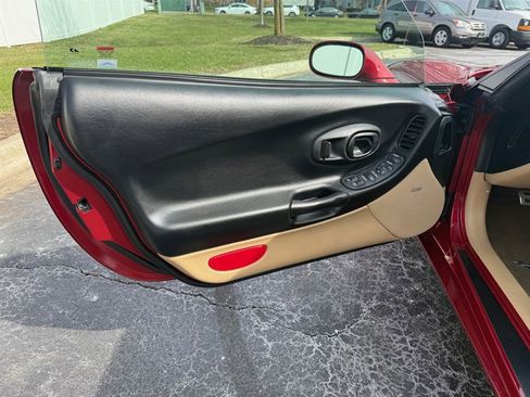 Used 2004 Chevrolet Corvette Convertible w/ Preferred Equipment Group image 24