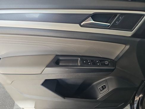 Used 2021 Volkswagen Atlas SEL R-Line image 29