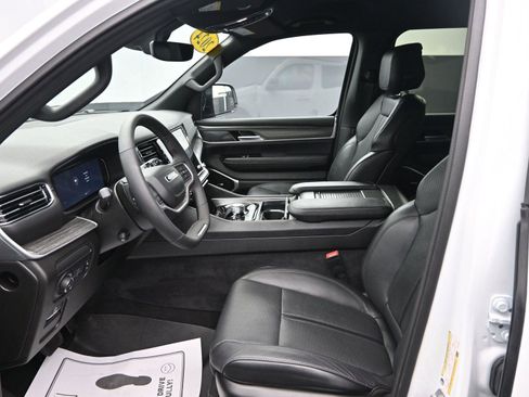 Used 2024 Jeep Wagoneer Series II image 21