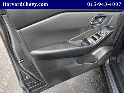 Used 2024 Nissan Rogue S AWD/4WD image 32