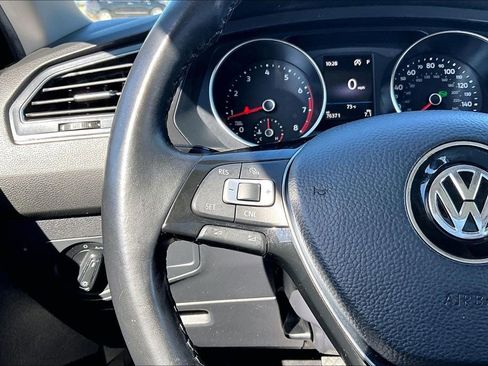 Used 2018 Volkswagen Tiguan SE w/ Panoramic Sunroof Package image 20