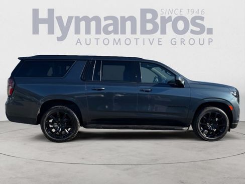 Used 2021 Chevrolet Suburban RST AWD/4WD image 2